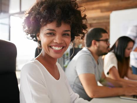 page-woman-in-coworking-space page-woman-in-coworking-space